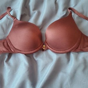 Lily of France 34A Adjustable Cleavage Bra